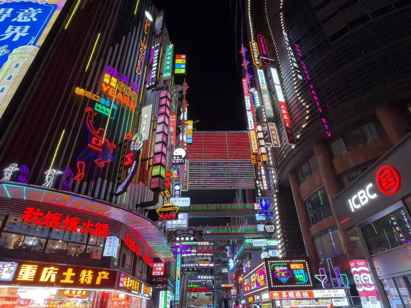 翡翠挂件与和田玉手串选购要点对比分析