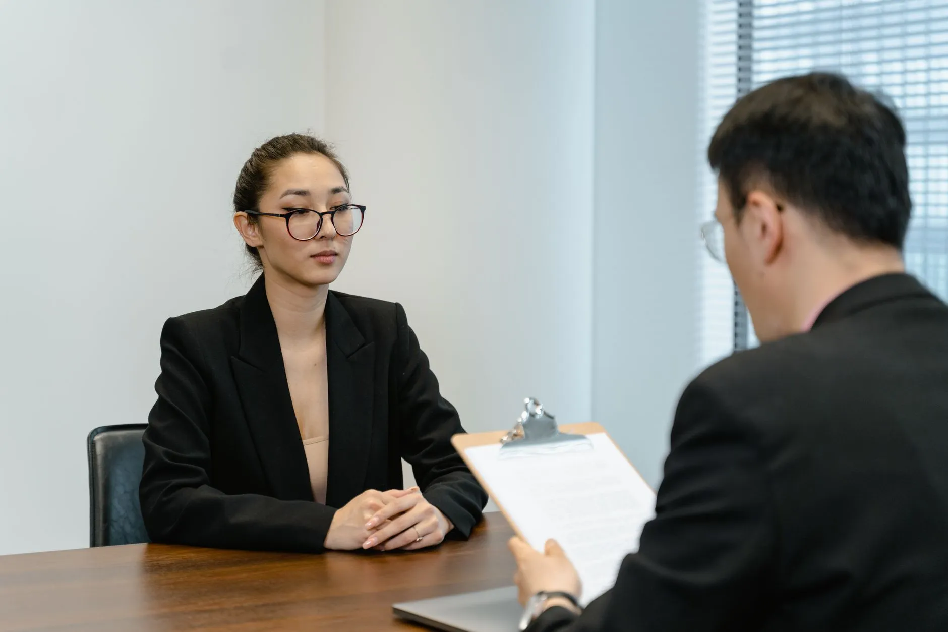 翡翠挂件与和田玉市场趋势分析及收藏价值评估