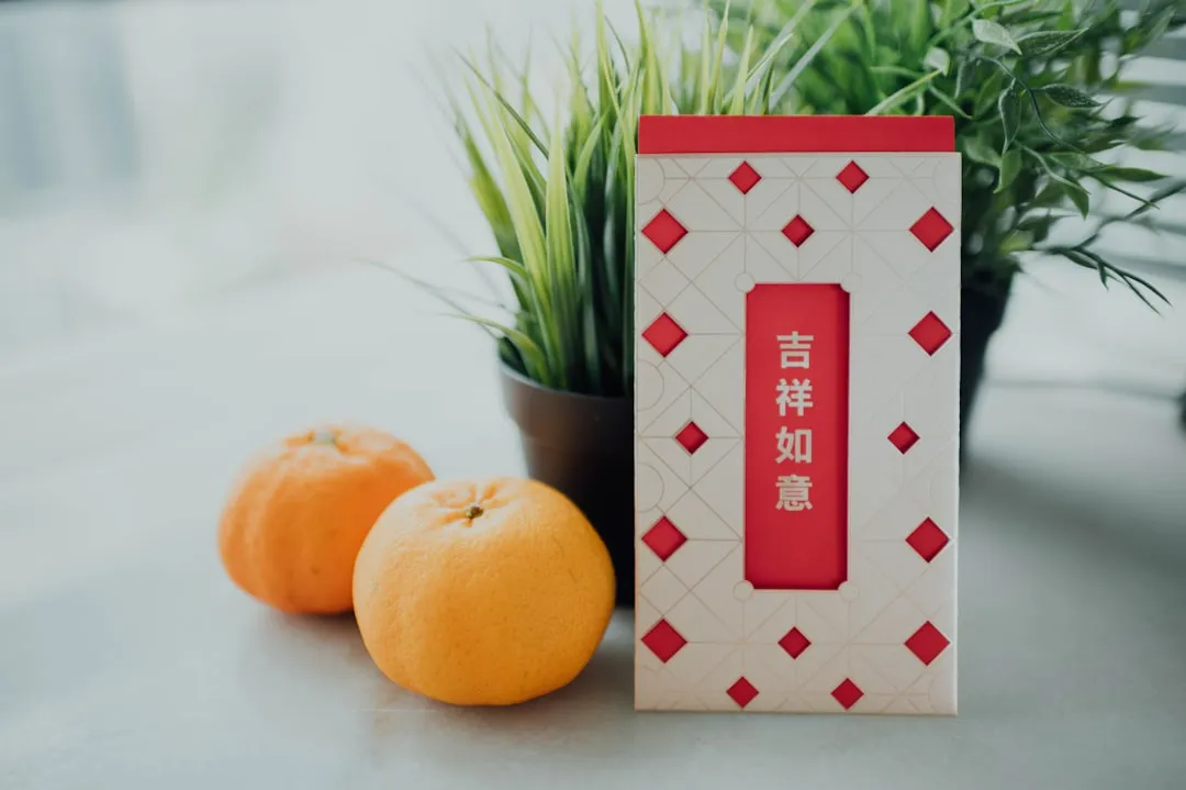 翡翠挂件与和田玉手串的材质对比及选购要点