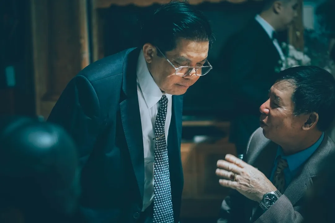 天然文玩手串与人工合成玉石的鉴别技术要点解析