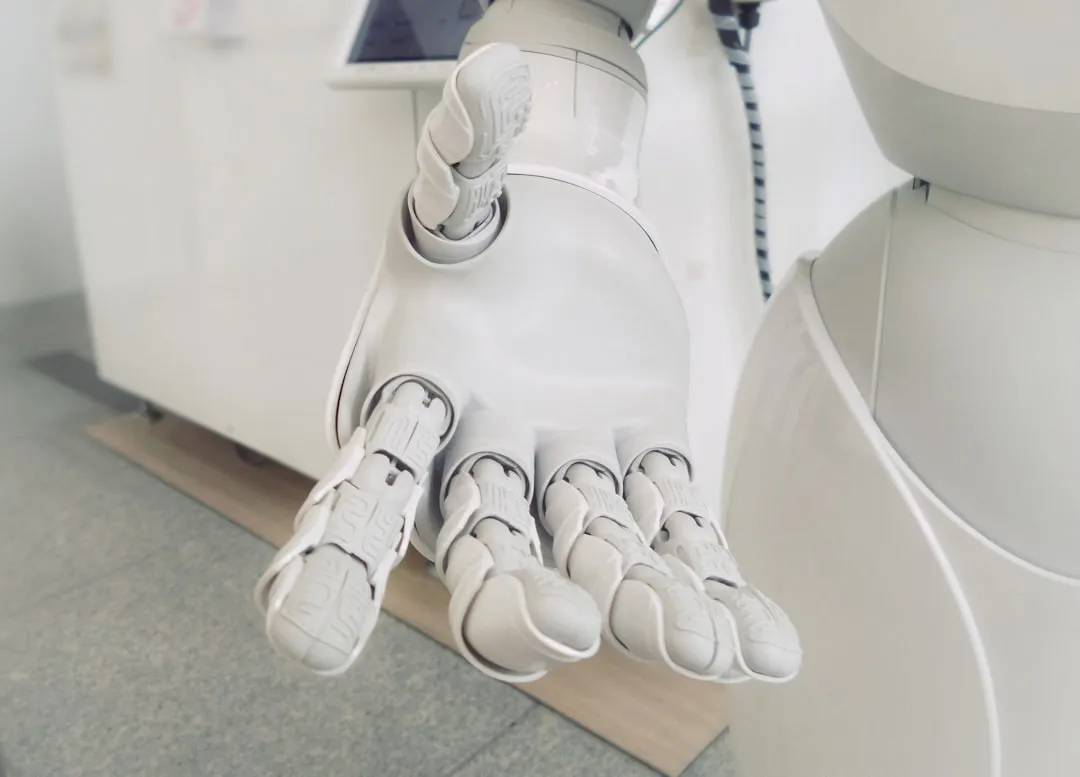 2025年翡翠珠宝玉石鉴定技术新标准解读与行业应用分析